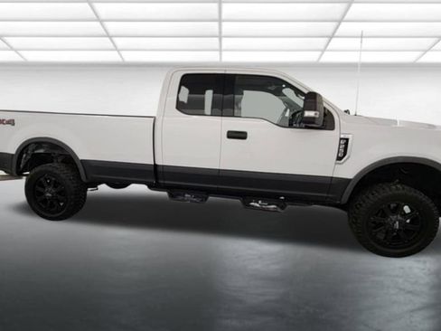 Used 2017 Ford F250 XLT w/ XLT Value Package image 9