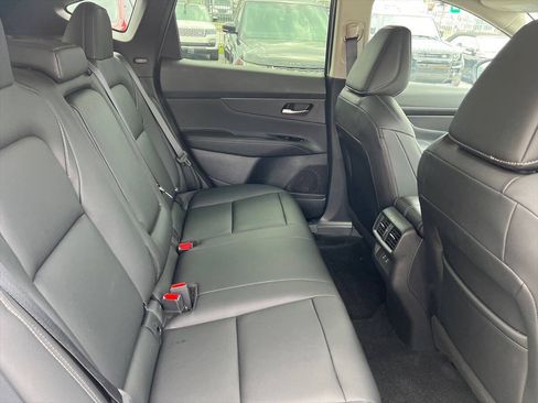Used 2025 Nissan Murano SV FWD image 9