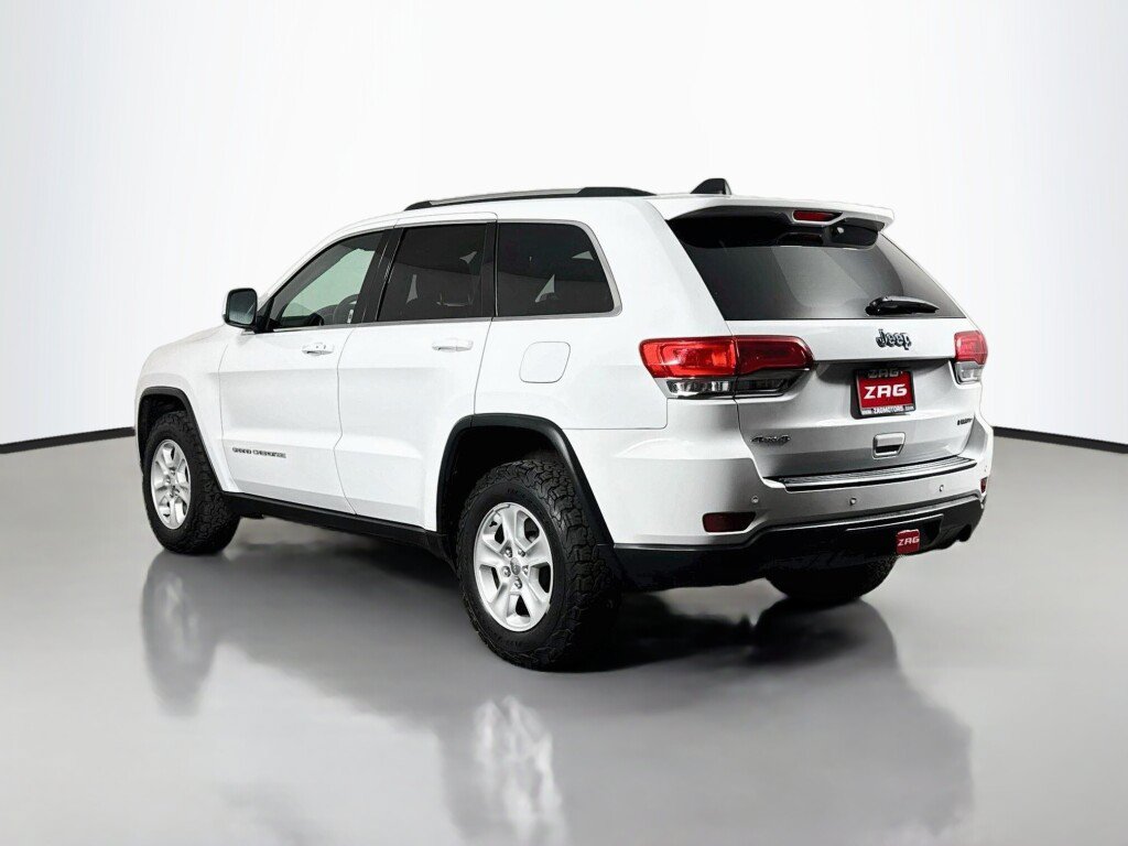 Used 2016 Jeep Grand Cherokee Laredo w/ Quick Order Package 23E AWD/4WD image 3