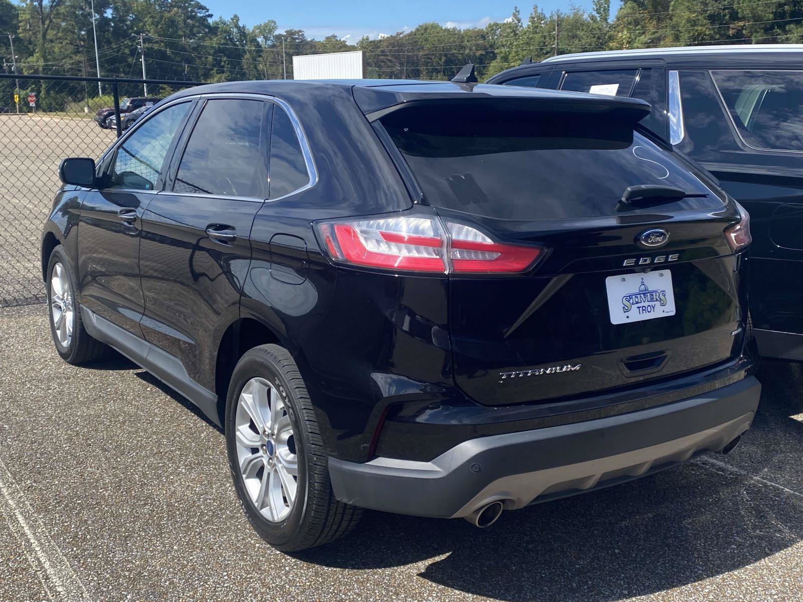 Used 2022 Ford Edge Titanium AWD/4WD image 4