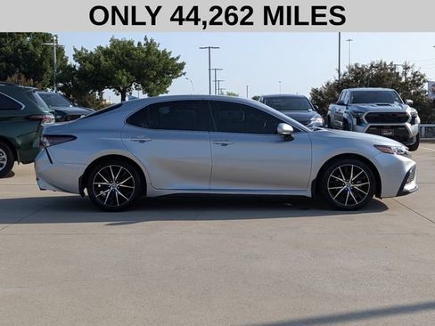 Used 2024 Toyota Camry SE w/ Cold Weather Package AWD/4WD image 4