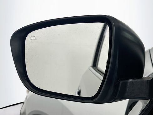 Used 2019 Nissan Rogue SV image 16