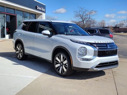 New 2026 Mitsubishi Outlander SE AWD/4WD image 14