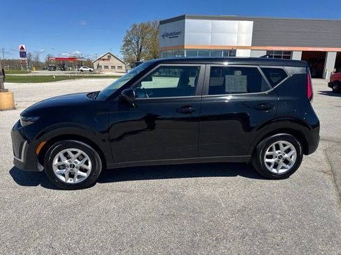 Used 2025 Kia Soul LX w/ LX Technology Package FWD image 7