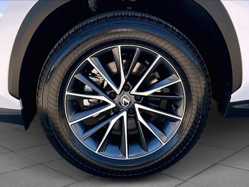 Used 2025 Lexus NX 250 FWD w/ Towing Package (2000 Lbs) image 11