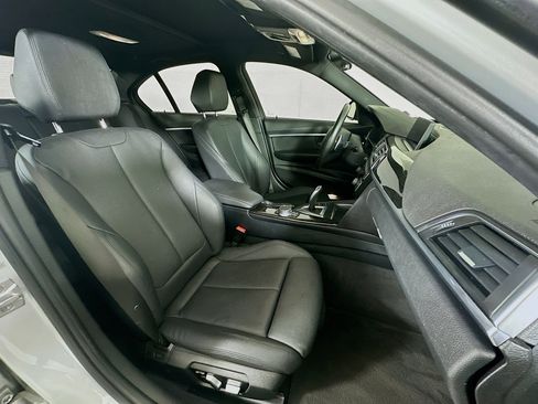 Used 2018 BMW 330e image 33