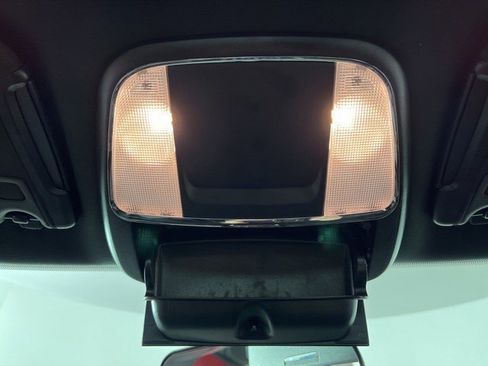 Used 2022 Dodge Charger SXT image 29