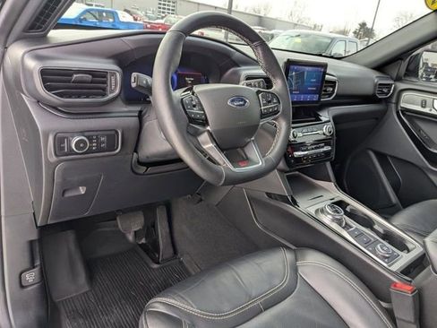 Used 2022 Ford Explorer ST w/ Equipment Group 401A AWD/4WD image 2