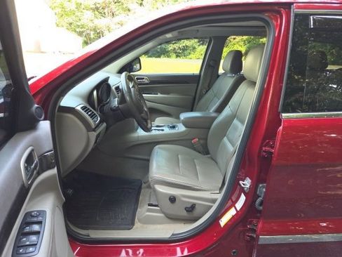 Used 2013 Jeep Grand Cherokee Laredo AWD/4WD image 14
