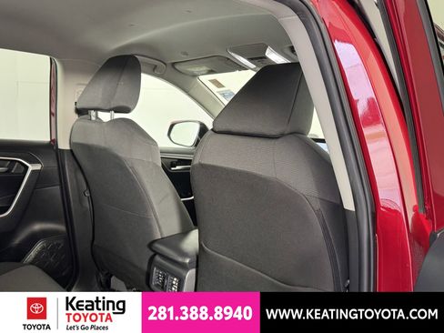 Used 2025 Toyota RAV4 XLE FWD image 21