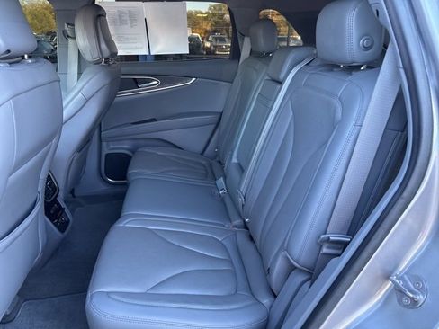 Used 2020 Lincoln Nautilus Reserve image 8