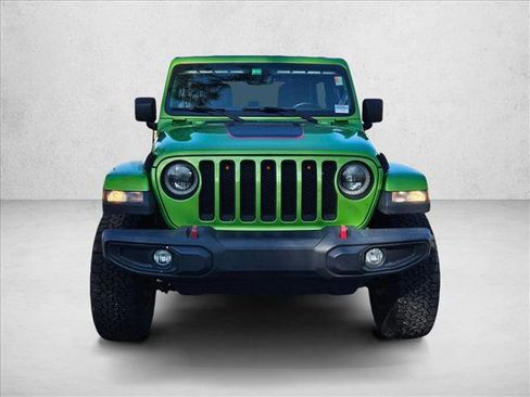 Used 2018 Jeep Wrangler Unlimited Sahara image 2