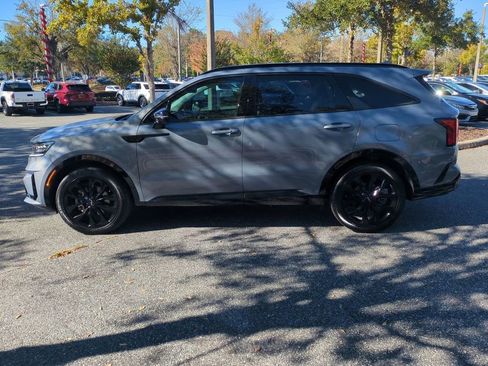Used 2023 Kia Sorento SX image 9
