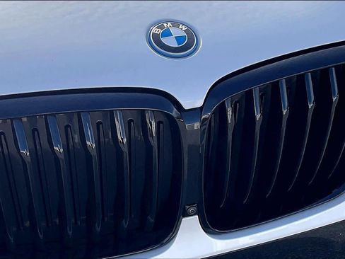 Certified 2023 BMW X5 xDrive45e w/ Executive Package image 32