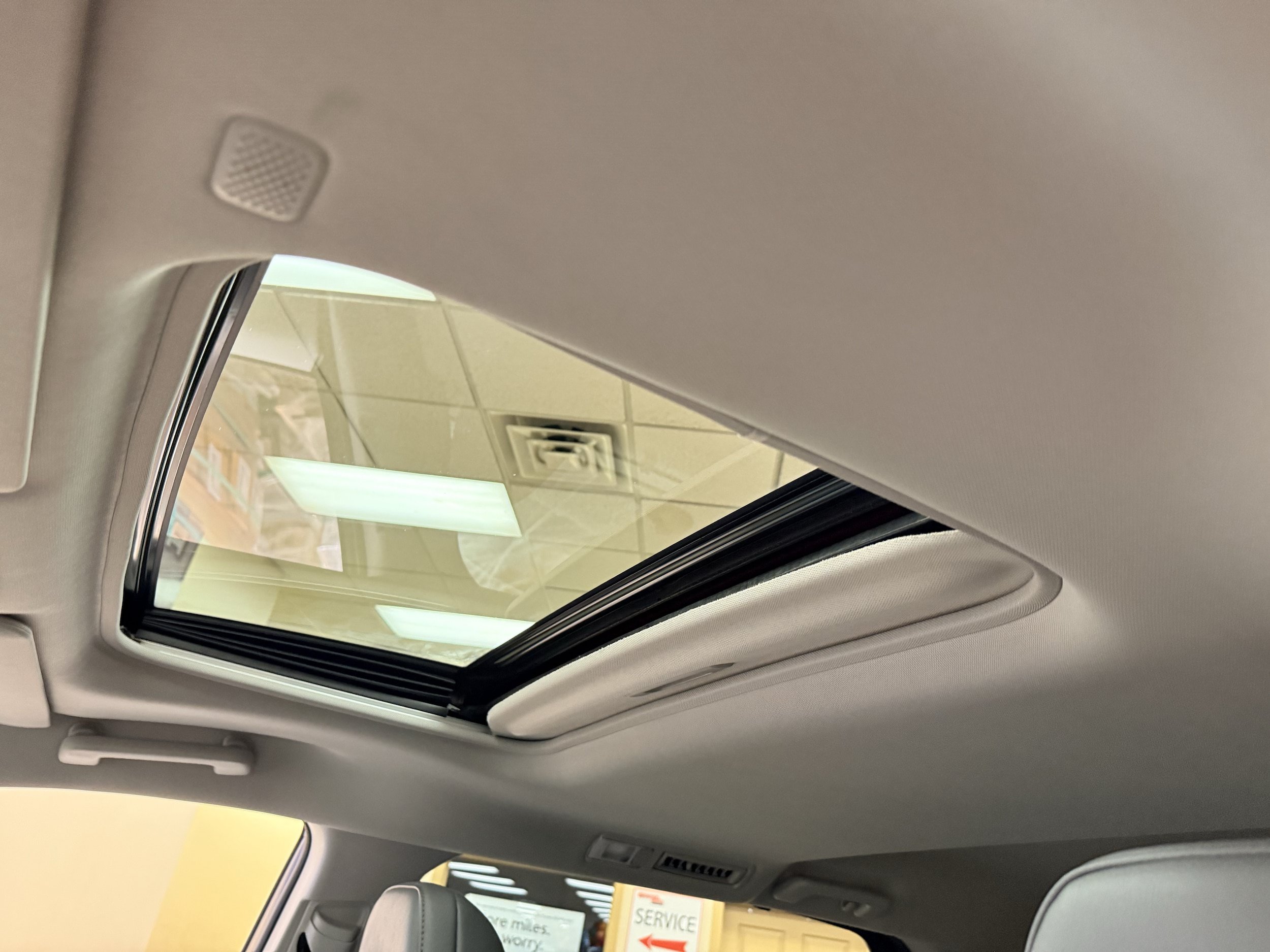 Used 2021 Toyota Sienna XLE w/ XLE Plus Package FWD image 11