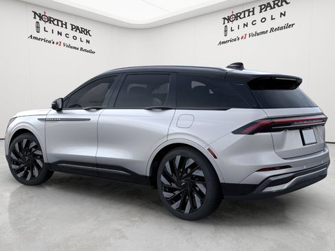 New 2026 Lincoln Nautilus Reserve w/ Jet Appearance Package AWD/4WD image 4