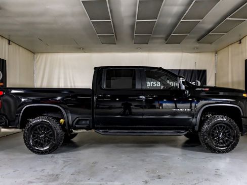 Used 2025 Chevrolet Silverado 2500 ZR2 w/ Technology Package image 5