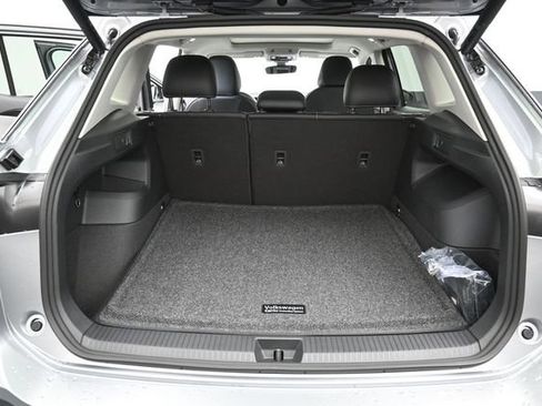 New 2026 Volkswagen Tiguan SE AWD/4WD image 12