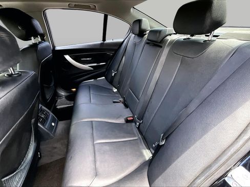 Used 2013 BMW 320i Sedan RWD image 21