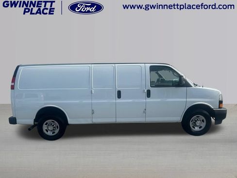 Used 2021 Chevrolet Express 2500 Extended w/ Driver Convenience Package RWD image 4