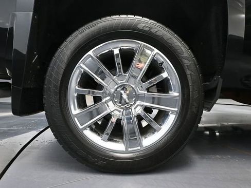 Used 2018 Chevrolet Silverado 1500 High Country AWD/4WD image 16