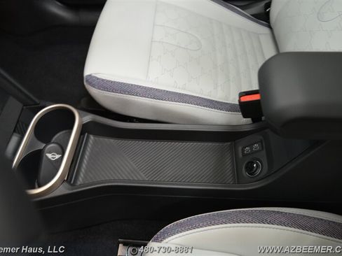 Used 2026 MINI Cooper 2-Door Hardtop FWD image 32