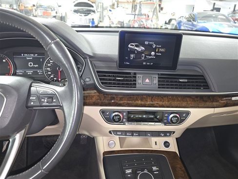 Used 2018 Audi Q5 2.0T Premium Plus w/ Premium Plus Package image 13