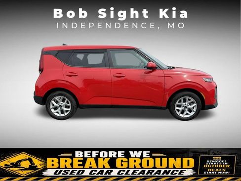Used 2022 Kia Soul LX w/ Technology Package FWD image 11