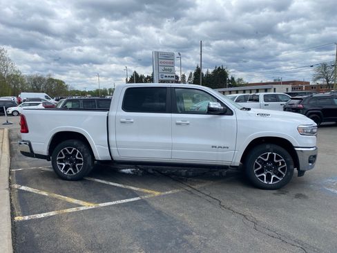Used 2025 RAM 1500 Laramie AWD/4WD image 6