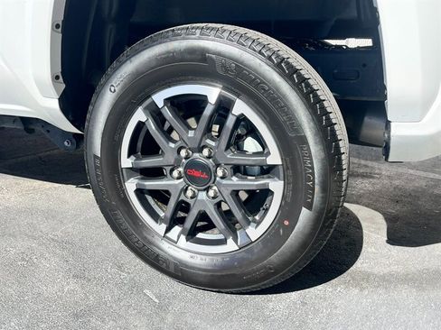 Used 2025 Toyota Tacoma TRD Sport image 12