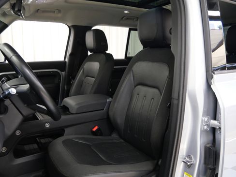 Used 2020 Land Rover Defender 110 First Edition image 21