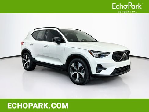 Used 2024 Volvo XC40 B5 Core w/ Protection Package Premier AWD/4WD image 1