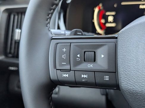 New 2026 Nissan Pathfinder Platinum FWD image 11