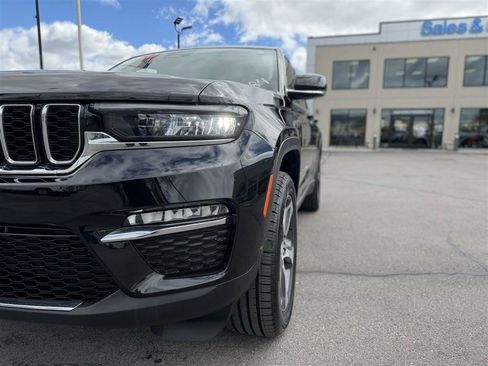 Used 2023 Jeep Grand Cherokee 4WD 4xe image 10