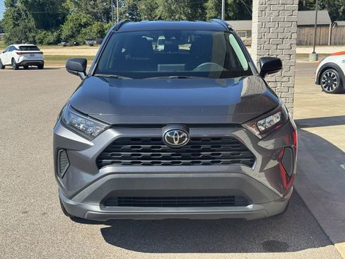 Used 2021 Toyota RAV4 LE image 18