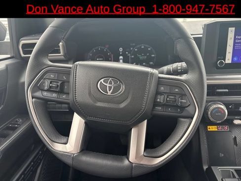 Used 2025 Toyota 4Runner TRD Off-Road AWD/4WD image 13