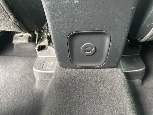 Used 2020 Ford Escape SE image 24