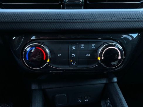 Used 2025 Chevrolet TrailBlazer LT image 23