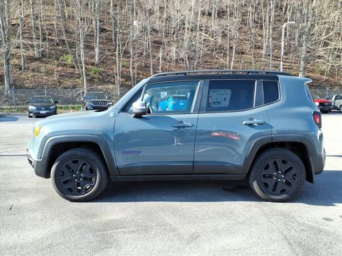Used 2017 Jeep Renegade Trailhawk image 8