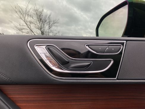 Used 2024 Lincoln Navigator L 4WD image 27