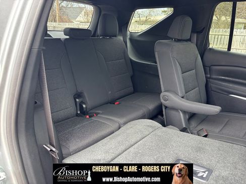 Used 2024 Chevrolet Traverse LT w/ Midnight/Sport Edition FWD image 34