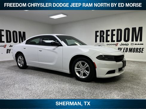 Used 2023 Dodge Charger SXT image 3