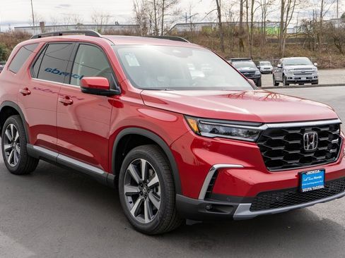 New 2025 Honda Pilot Touring image 4