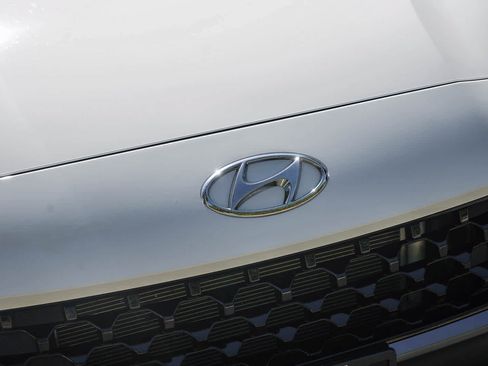 Used 2023 Hyundai Kona Limited AWD/4WD image 11