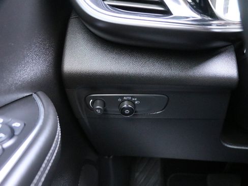 Used 2023 Buick Envision Essence AWD/4WD image 12