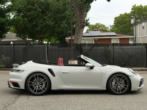 Used 2024 Porsche 911 Cabriolet AWD/4WD image 11