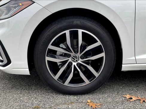 New 2025 Volkswagen Jetta SE image 8