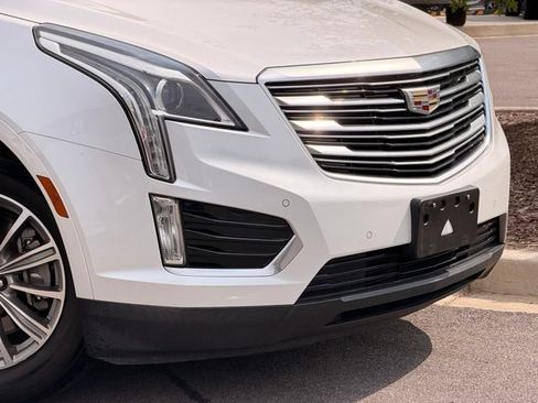 Used 2018 Cadillac XT5 Luxury w/ Driver Awareness Package FWD image 3