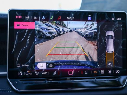 New 2025 Volkswagen Tiguan SE image 35