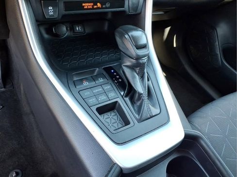 Used 2019 Toyota RAV4 XLE AWD/4WD image 23